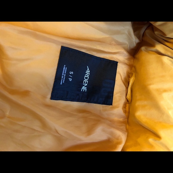 Yellow coat. - Picture 4 of 4